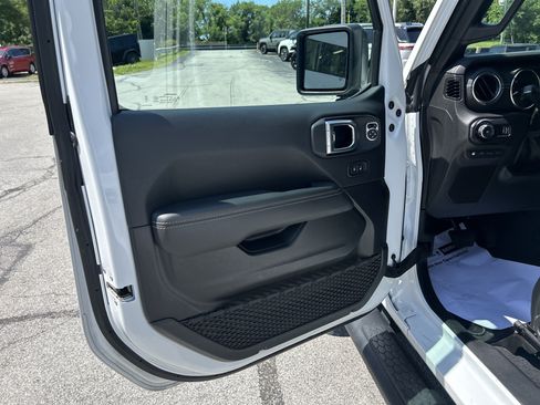Certified 2023 Jeep Wrangler Unlimited Sahara w/ Cold Weather Group AWD/4WD image 13