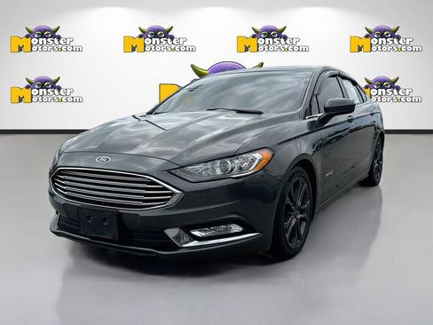 Used 2018 Ford Fusion SE w/ Equipment Group 601A FWD image 1