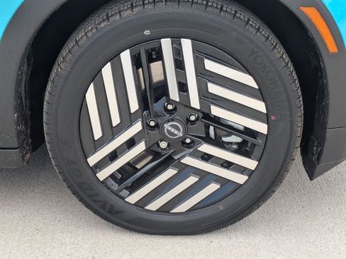 New 2026 Nissan Leaf SV+ w/ Floor Mat Package (SV+) image 4