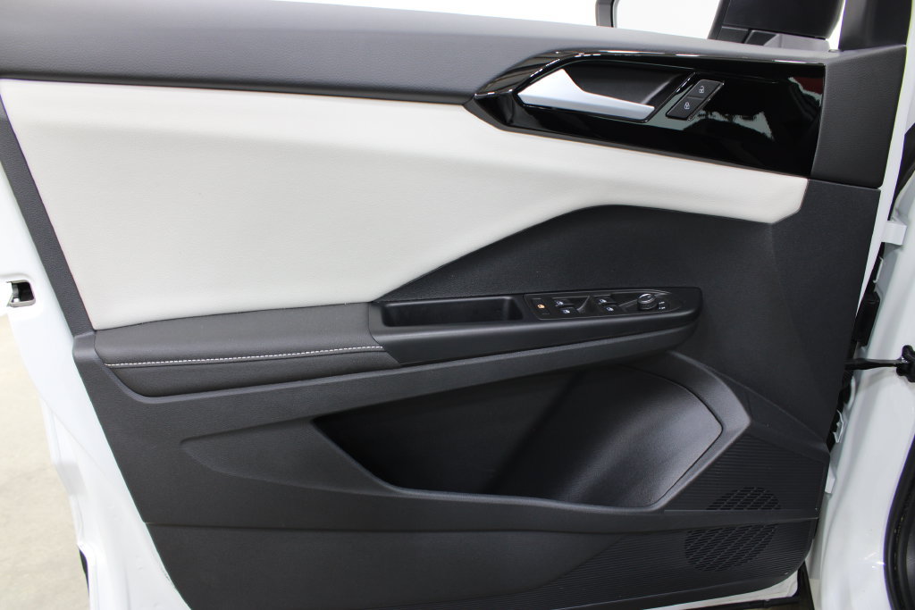 Certified 2026 Volkswagen Taos S FWD image 16