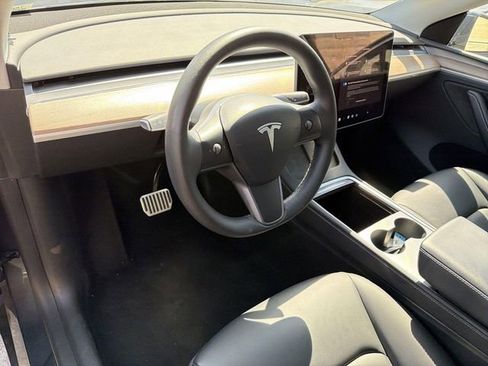 Used 2023 Tesla Model Y Long Range AWD/4WD image 6
