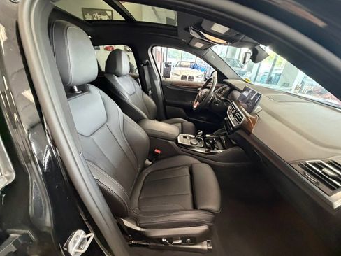 Used 2025 BMW X4 xDrive30i AWD/4WD image 28