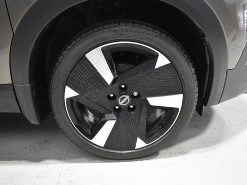 Certified 2025 Nissan Kicks SR image 10