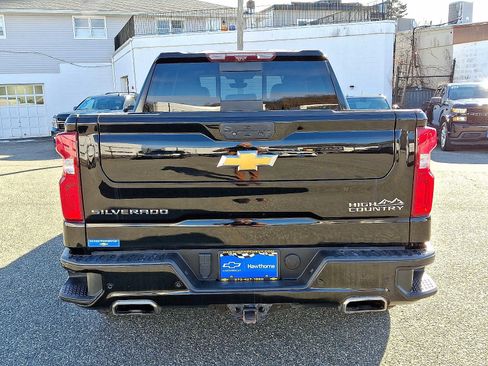 Used 2022 Chevrolet Silverado 1500 High Country w/ Technology Package image 5