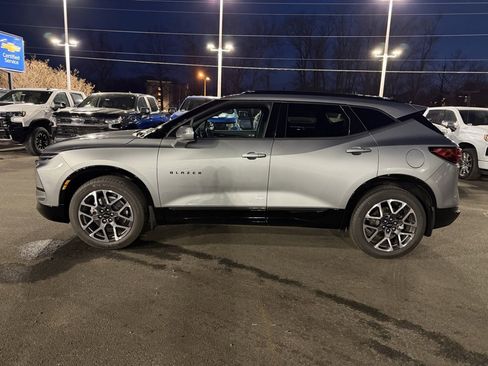 Used 2024 Chevrolet Blazer RS w/ Enhanced Convenience Package image 4