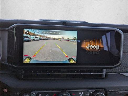 New 2025 Jeep Gladiator Rubicon w/ Convenience Group image 12