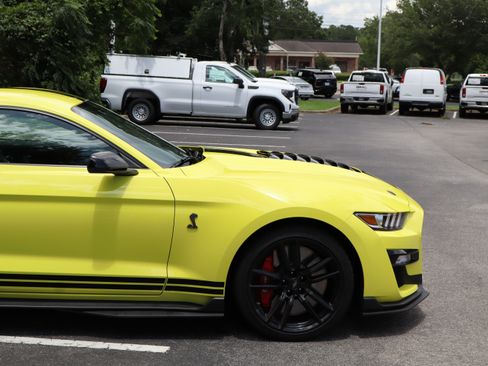 Used 2021 Ford Mustang Shelby GT500 w/ Technology Package RWD image 7