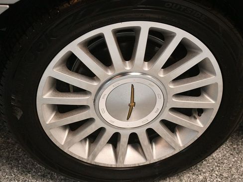 Used 2004 Ford Thunderbird RWD image 18