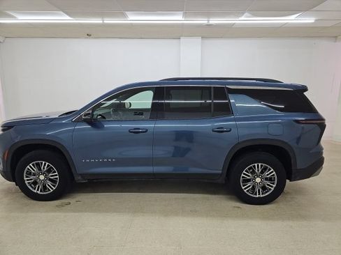Used 2025 Chevrolet Traverse LT AWD/4WD image 19