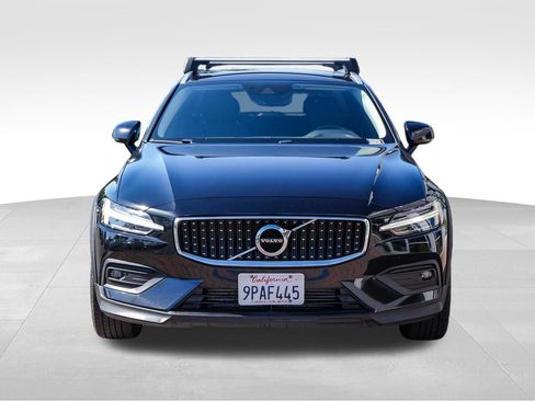 Used 2021 Volvo V60 T5 Cross Country w/ Climate Package AWD/4WD image 2