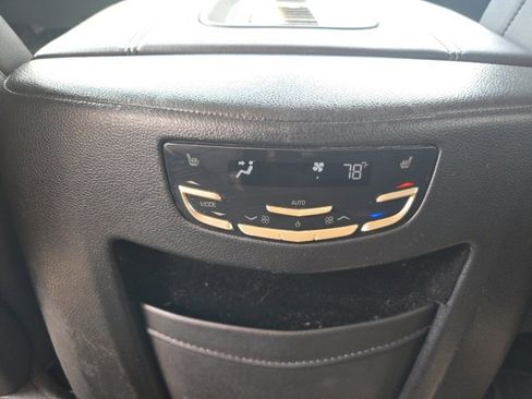 Used 2018 Cadillac Escalade Luxury image 28