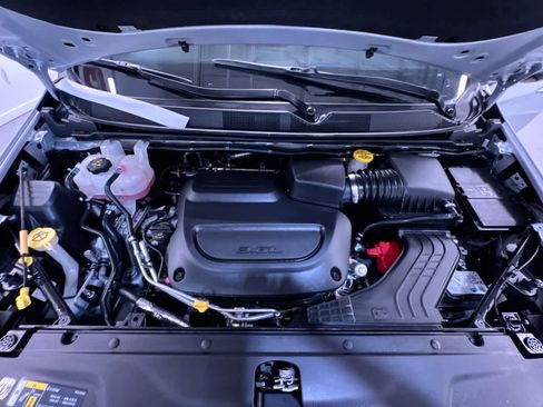 Used 2026 Chrysler Pacifica Select FWD image 11