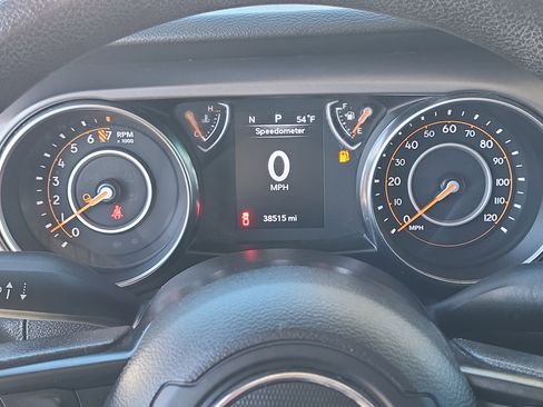 Used 2023 Jeep Gladiator Sport image 11