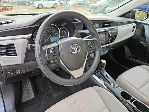 Used 2014 Toyota Corolla LE image 25