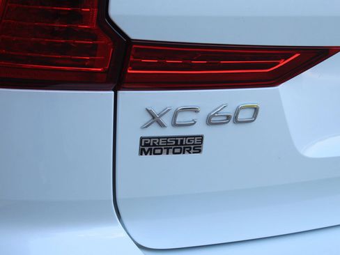 Used 2020 Volvo XC60 T5 Momentum AWD/4WD image 40