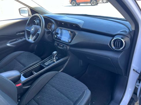 Used 2021 Nissan Kicks SV image 18
