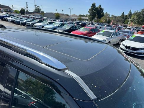 Used 2017 Ford Explorer Limited w/ Equipment Group 301A image 6