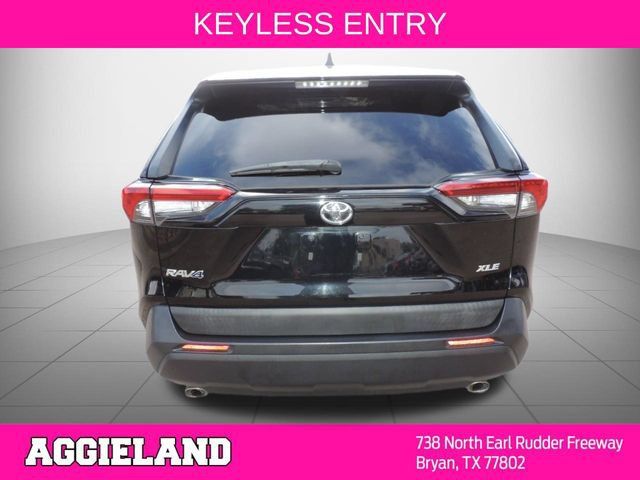Used 2021 Toyota RAV4 XLE FWD image 5