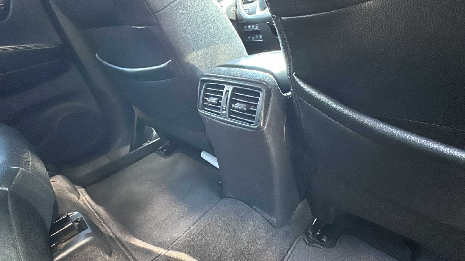 Used 2019 Nissan Rogue SL AWD/4WD image 26
