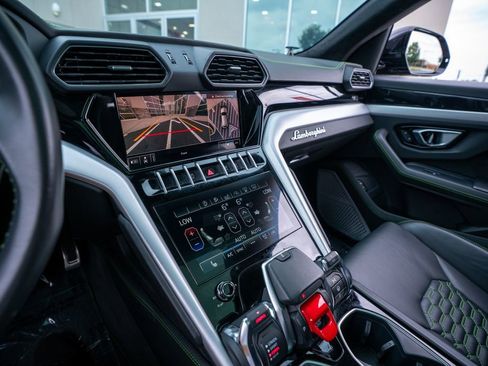 Used 2020 Lamborghini Urus AWD/4WD image 45