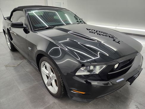 Used 2010 Ford Mustang GT Premium image 2