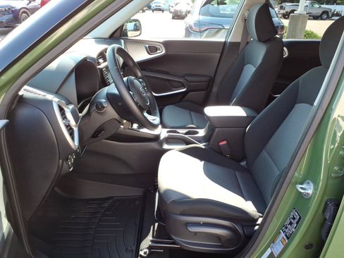 Used 2020 Kia Soul X-Line FWD image 4