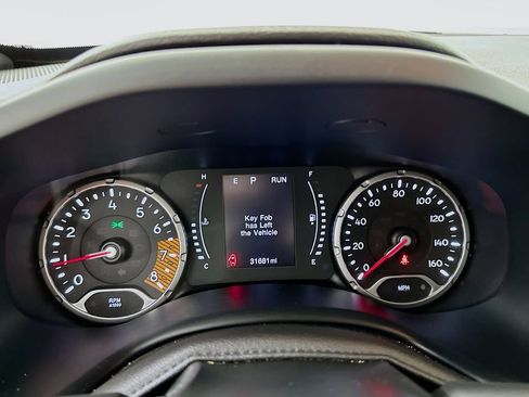 Used 2023 Jeep Renegade Latitude w/ Premium Group AWD/4WD image 12
