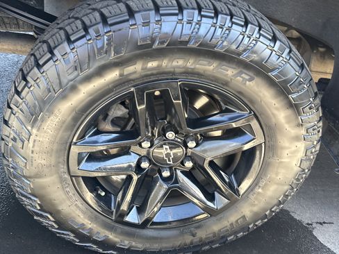 Used 2020 Chevrolet Silverado 1500 LT Trail Boss image 12