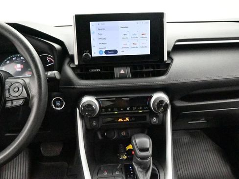 Used 2023 Toyota RAV4 XLE AWD/4WD image 15
