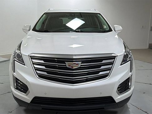 Used 2019 Cadillac XT5 Luxury image 2