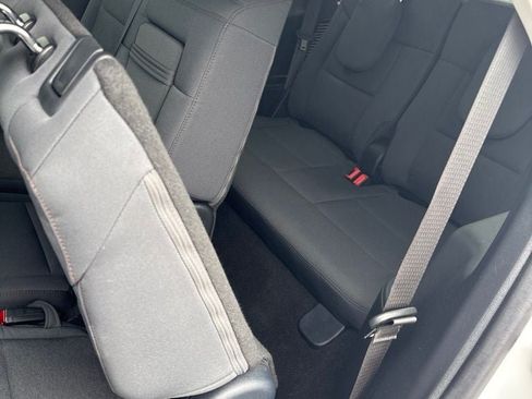 Used 2025 Ford Explorer Active AWD/4WD image 26