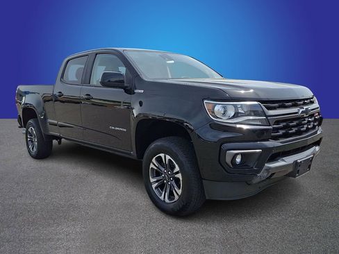 Used 2021 Chevrolet Colorado Z71 w/ Safety Package AWD/4WD image 3