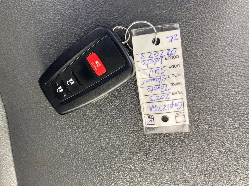 Used 2023 Toyota 4Runner SR5 Premium w/ Moonroof Package AWD/4WD image 42