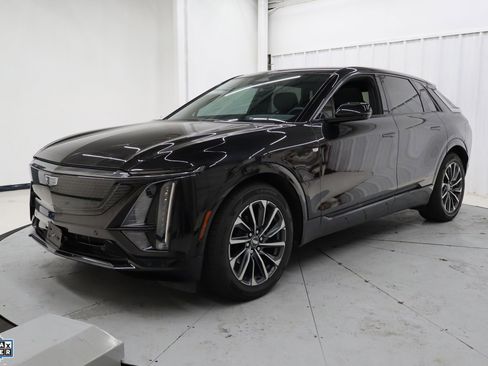 Used 2024 Cadillac Lyriq Sport image 10