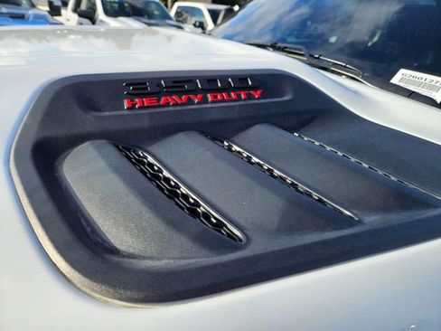 Used 2023 RAM 3500 Limited image 11