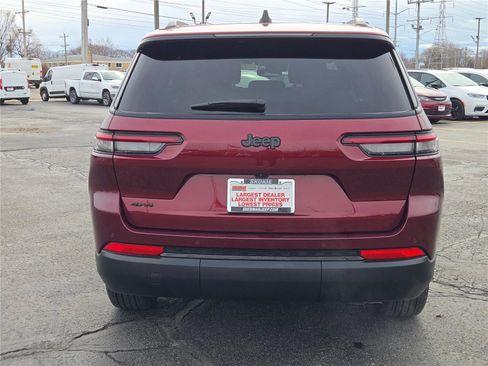 Certified 2024 Jeep Grand Cherokee L Laredo AWD/4WD image 19