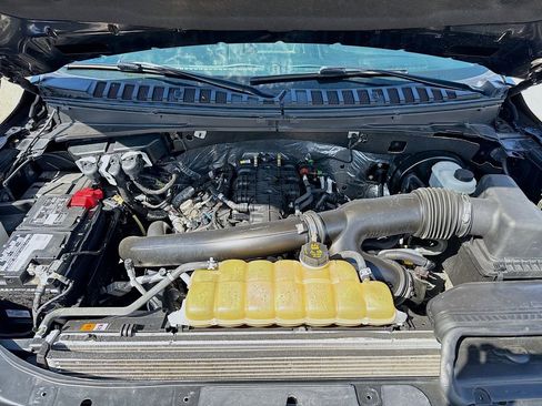 Used 2021 Ford Expedition Max XLT image 18