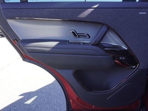 New 2025 Land Rover Range Rover Sport SE image 28