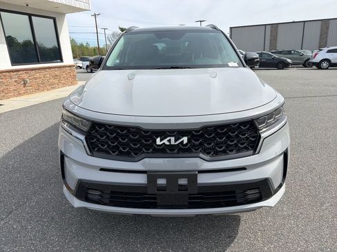 Used 2023 Kia Sorento SX image 10