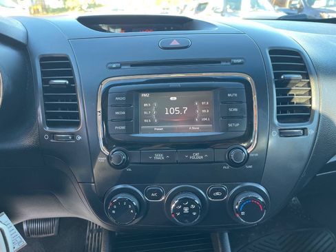 Used 2018 Kia Forte S FWD image 15