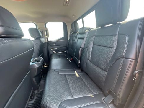 Used 2022 Toyota Tundra Limited w/ Power Package AWD/4WD image 17