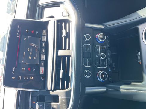 Used 2023 GMC Yukon SLT image 14