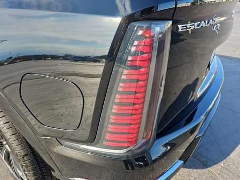 Used 2025 Cadillac Escalade IQ Sport 2 image 36
