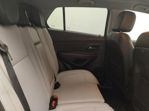Used 2021 Chevrolet Trax LT FWD image 19