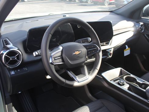 New 2026 Chevrolet Equinox LT image 11