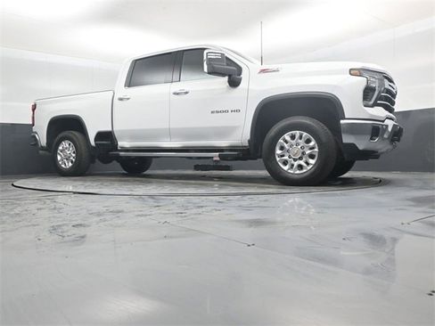 Used 2024 Chevrolet Silverado 2500 LTZ w/ LTZ Convenience Package image 40