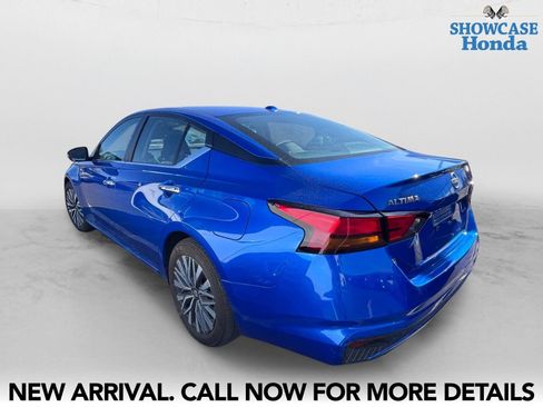 Used 2025 Nissan Altima 2.5 SV FWD image 4