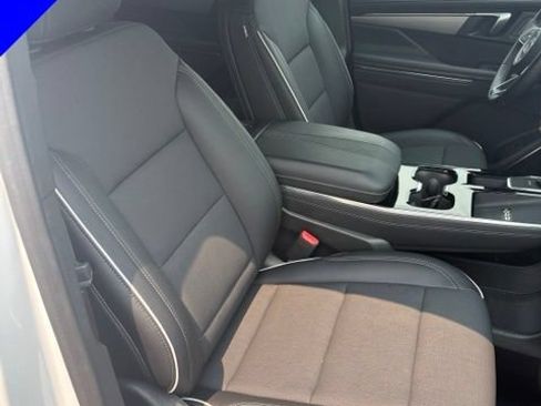 Used 2026 Buick Enclave Preferred AWD/4WD image 31