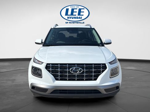 New 2026 Hyundai Venue SEL FWD image 2