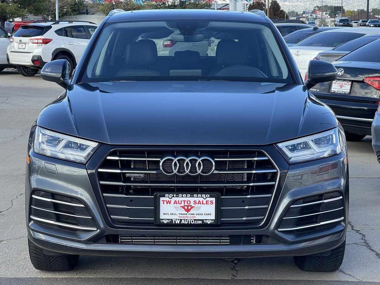 Used 2020 Audi Q5 e Premium Plus w/ Premium Plus Package AWD/4WD image 2